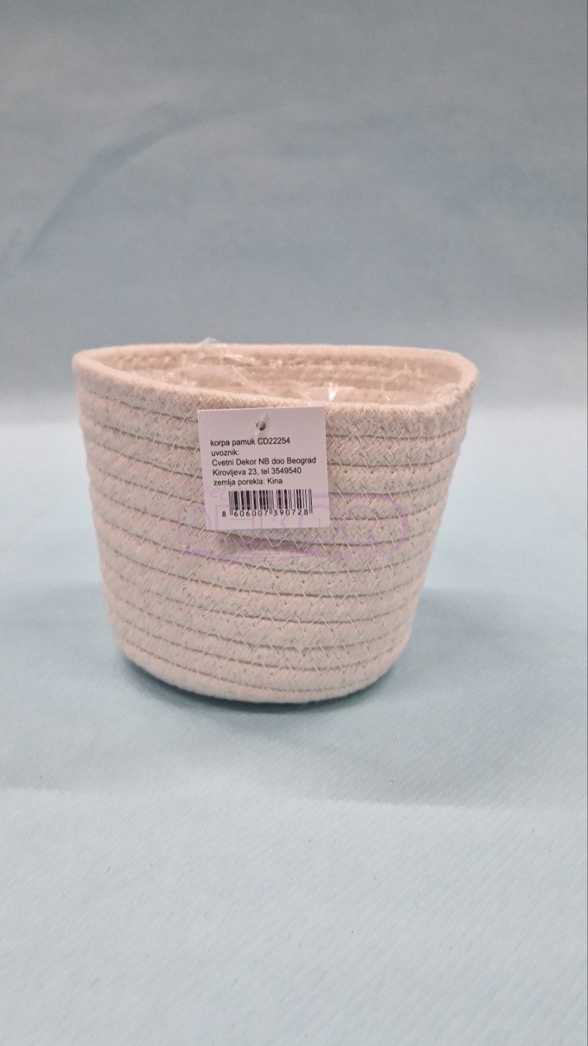 pamučna korpa bele boje