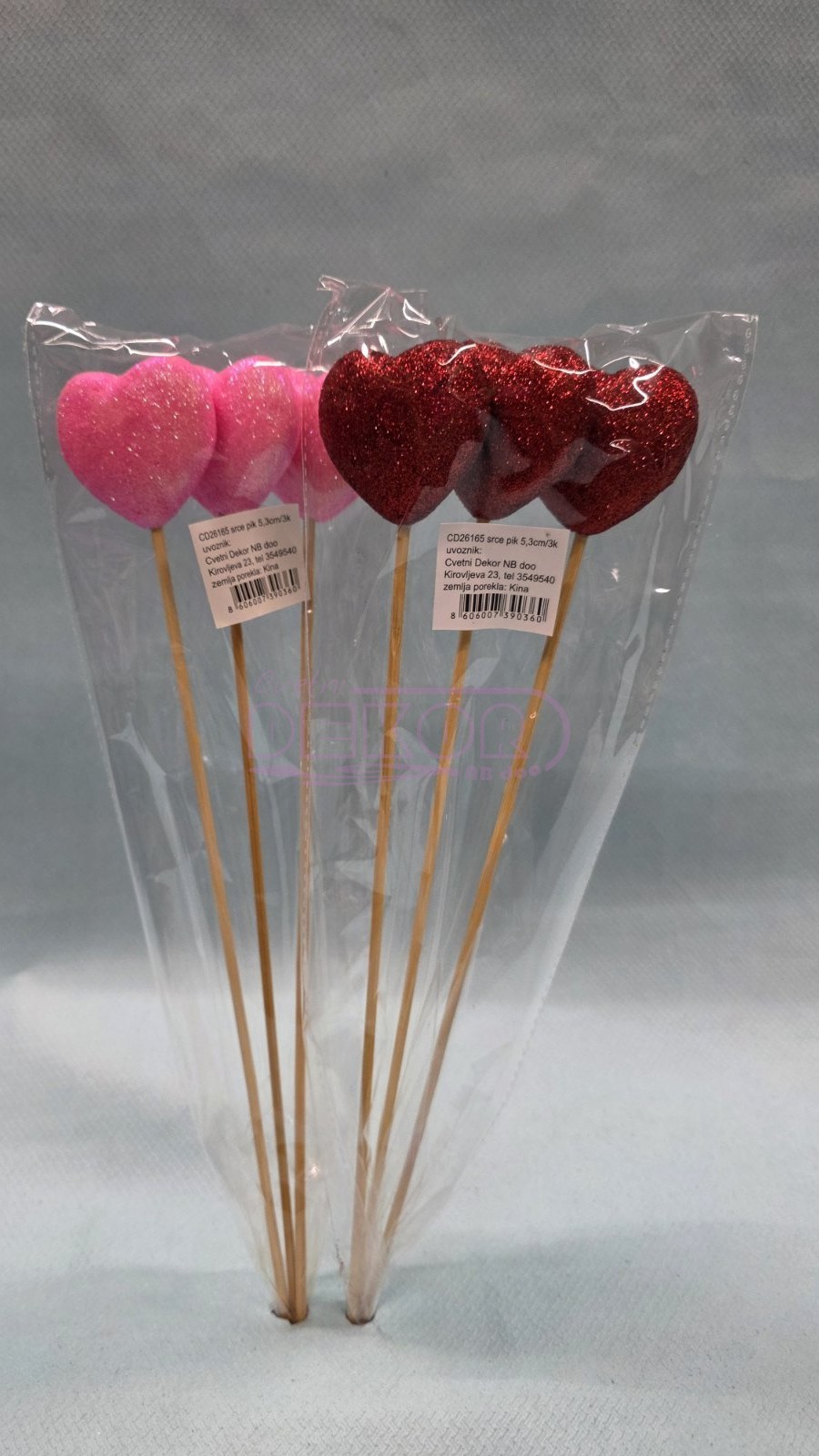 srca na štapiću roze i crvene boje