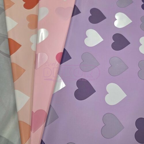 ukrasni papir sa srcima u više boja