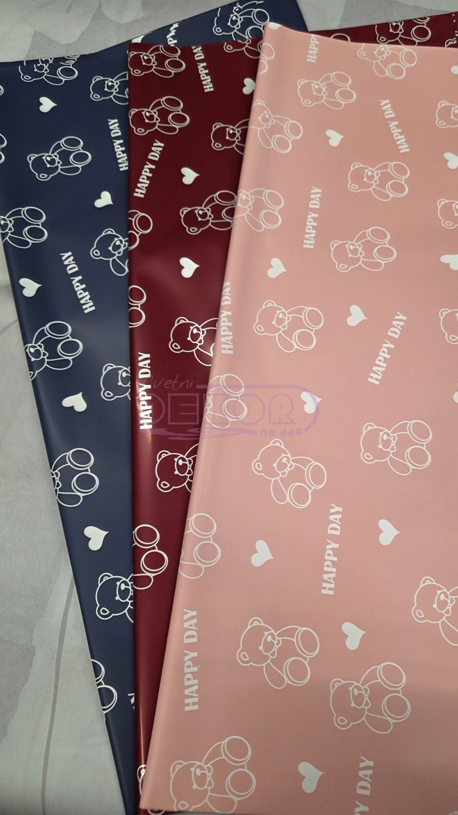 dečiji ukrasni papir u tri boje sa likom mede