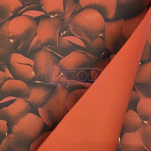 crveni ukrasni papir sa crvenim cvećem