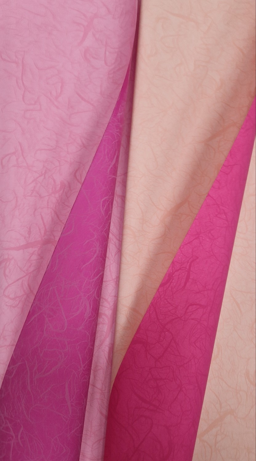 ukrasni papir u roze bojama