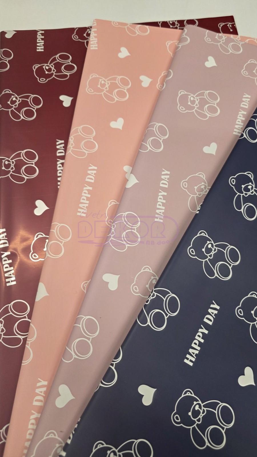 dečiji ukrasni papir u tri boje sa likom mede