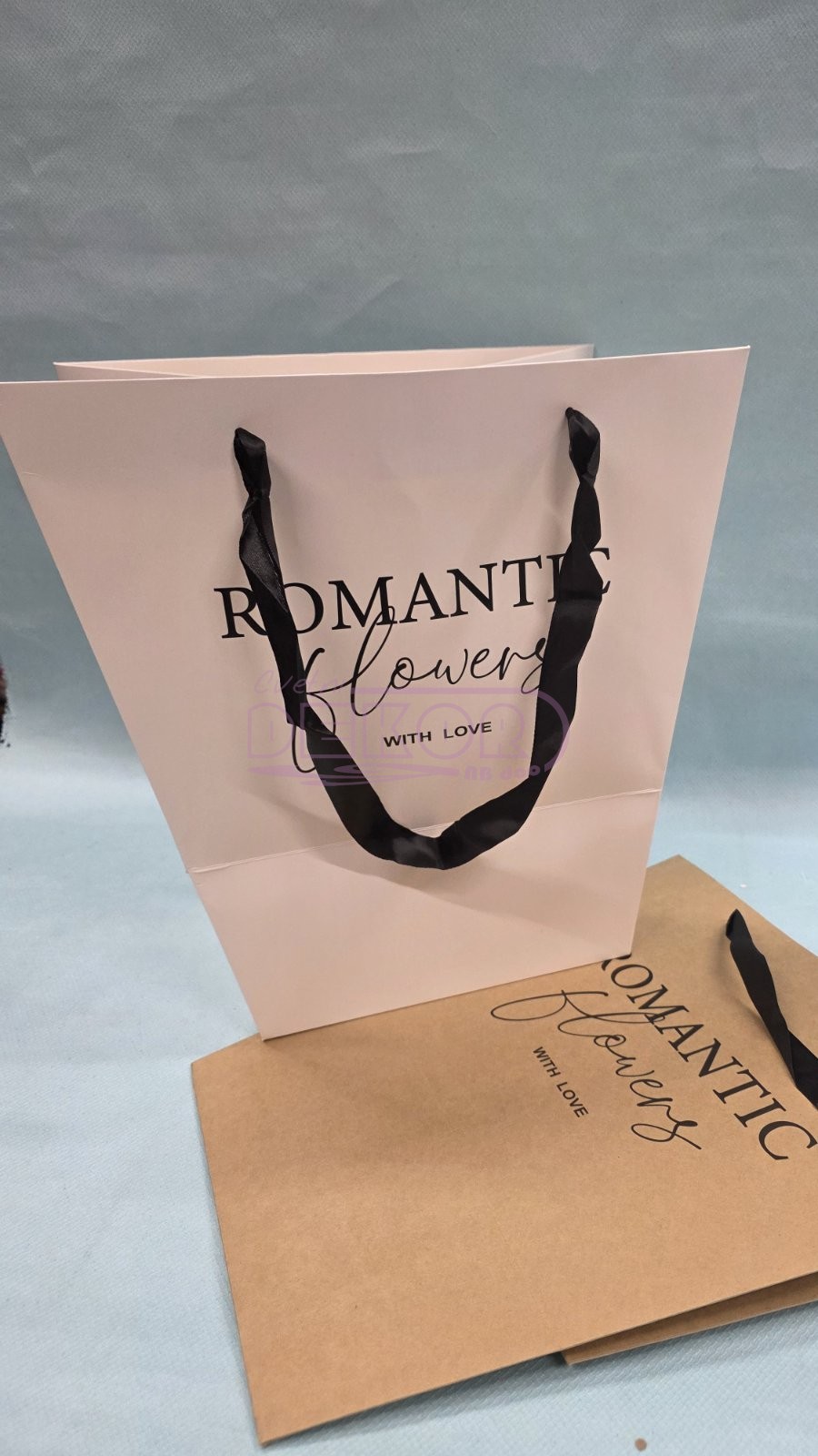 Kesa za cveće u dve boje, bež i braon